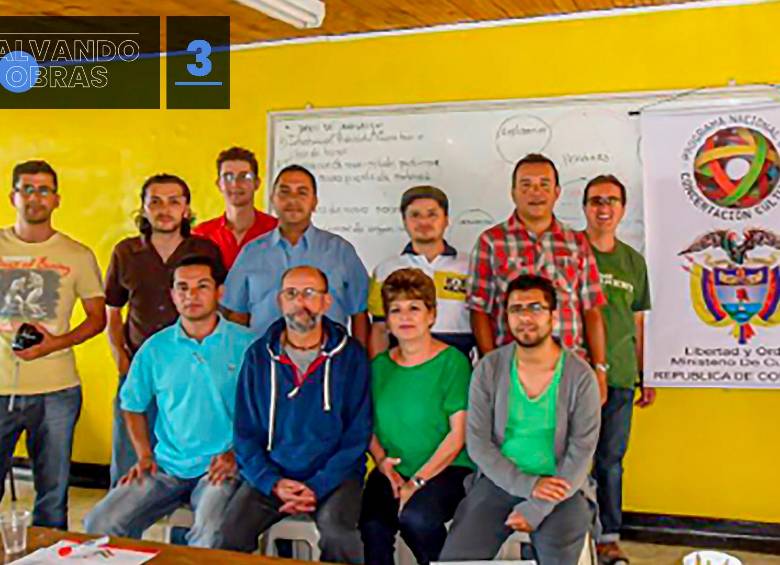 El ímpetu y compromiso de los profesores y estudiantes de la Escuela, así como de los mismos habitantes de Ciudad Bolívar, hicieron posible la ejecución de varios logros, como la participación de sus semilleros en eventos locales, regionales, nacionales e internacionales. También impulsaron procesos como la Asociación Colombiana de Escuelas de Música, Acordemus, que actualmente permite la integración regional, la gestión de proyectos colectivos, el intercambio y transferencia de saberes, y el fortalecimiento de la asociatividad del sector cultural y las artes. En la foto, Asociación Acordemus en 2012.