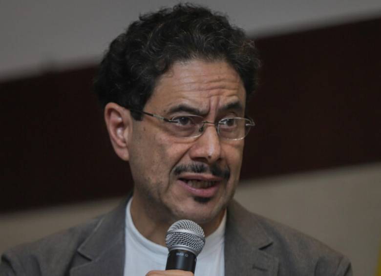 El senador del Pacto Histórico se midió en las consultas internas del partido a finales de 2025, en las que salió elegido como candidato presidencial. Foto: Colprensa