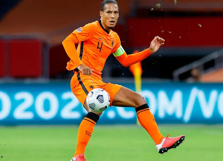 Virgil van Dijk, el hombre líder en zona defensiva de Países Bajos. FOTO: AFP