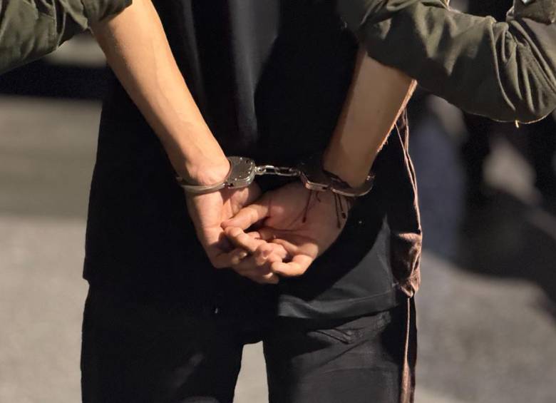 Imagen de referencia de una persona detenida en Medellín. FOTO: Cortesía