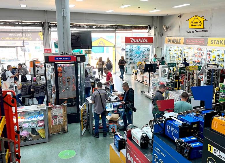 La asesoría especializada es uno de los puntos fuertes de Casa Ferretera. Foto: Cortesía