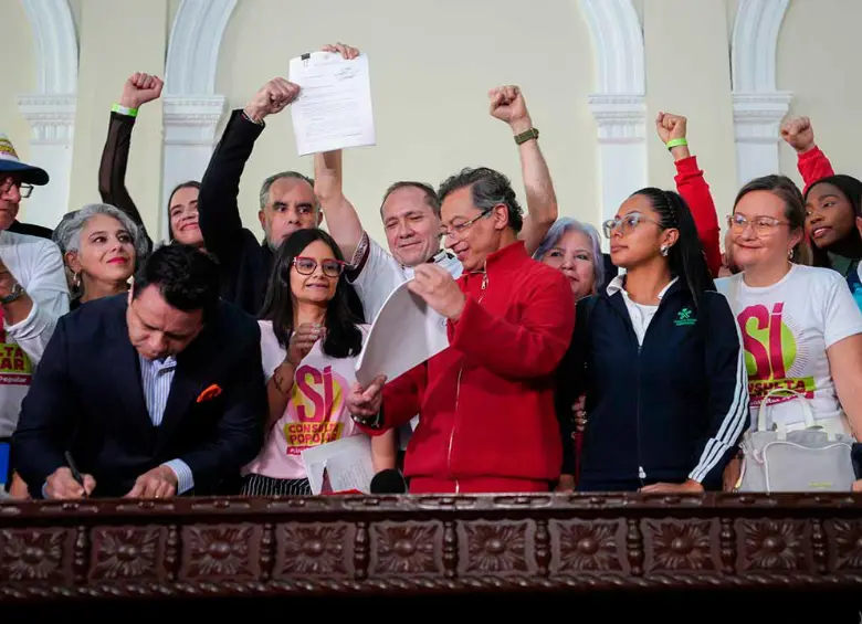 El presidente Petro aseguró que volverá a radicar la consulta popular en el Senado. FOTO: Cortesía Presidencia