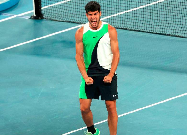 Carlos Alcaraz y su festejo tras clasificarse para la semifinal del Abierto de Australia. FOTO GETTY