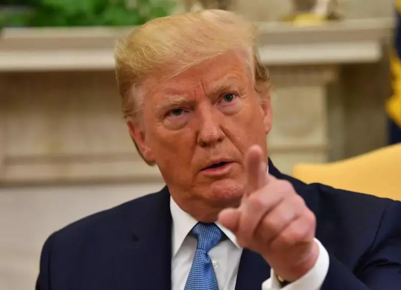 La fiscal general de EE. UU. Pam Bondi, que está bajo la dirección del presidente Trump, presentó cargos por narcotráfico contra Nicolás Maduro y varios de sus principales colaboradores, al tiempo que ofreció recompensas millonarias por su captura. FOTO: AFP