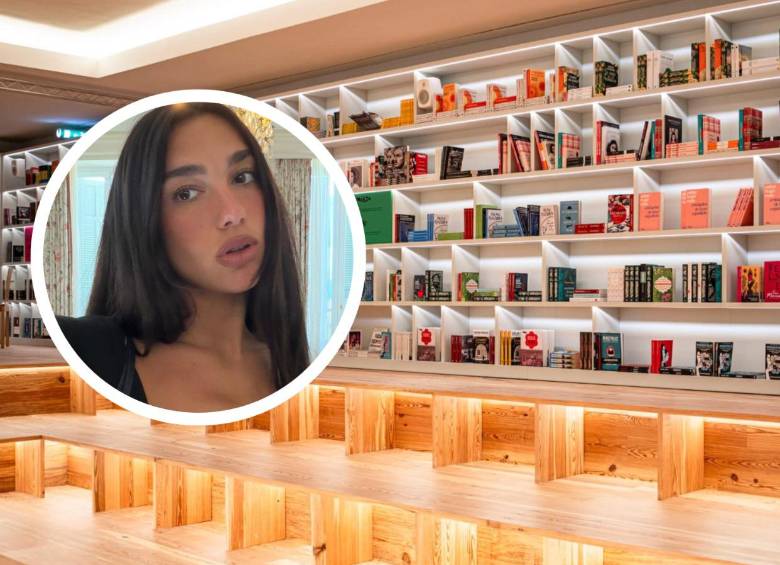 La cantante Dua Lipa inauguró la Biblioteca del Manifiesto (Manifesto Library) en junio de 2026 de forma permanente dentro de la histórica Livraria Lello en Oporto, Portugal. Foto: Redes sociales