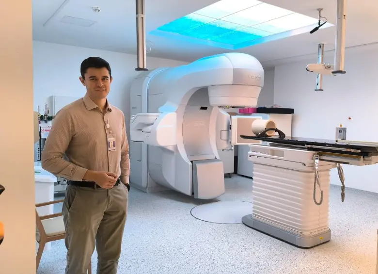La red Oncologia D’Or, con más de 60 clínicas en 12 estados de Brasil y el Distrito Federal, es reconocida por combinar medicina de alta precisión, tecnología de punta y atención humanizada. Sus más de 500 especialistas ofrecen un tratamiento integral y personalizado para pacientes con cáncer, en alianza con la red hospitalaria más grande de América Latina.