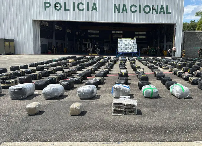 Incautaron 4,5 toneladas de marihuana que venían desde el Cauca hasta Medellín. Según el director de Antinarcóticos es el mayor golpe del tráfico de marihuana en 2026. FOTO: Cortesía