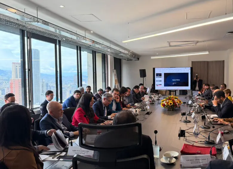 En Colombia cursa por estas semanas la concertación del salario mínimo para el 2026, y en el primer plazo fijado el pasado 15 dediciembre no hubo acuerdo ni consenso entre empresarios y sindicatos. FOTO: MinTrabajo.