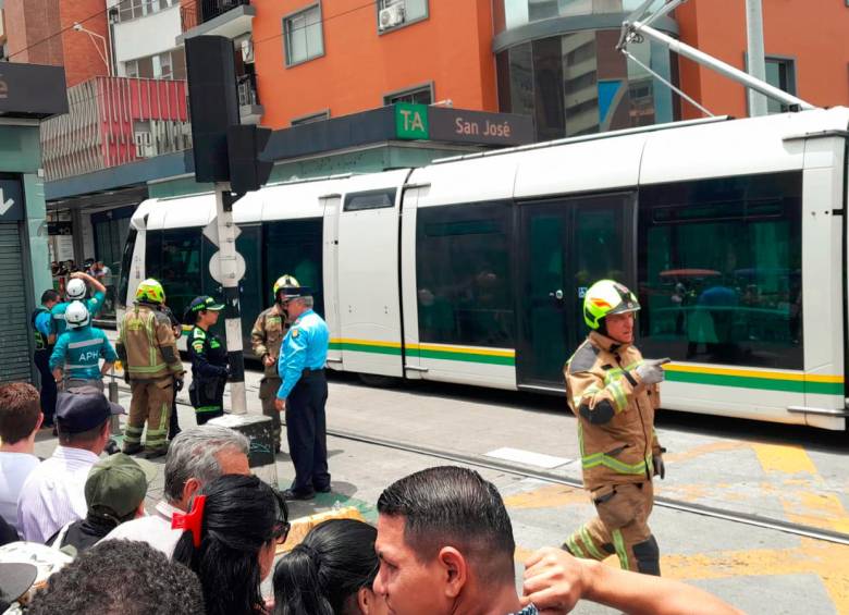 Este accidente, ocurrido dentro de la estación San José del tranvía, provocó la muerte de un peatón y obligó a la suspensión parcial del sistema. FOTO: CORTESÍA