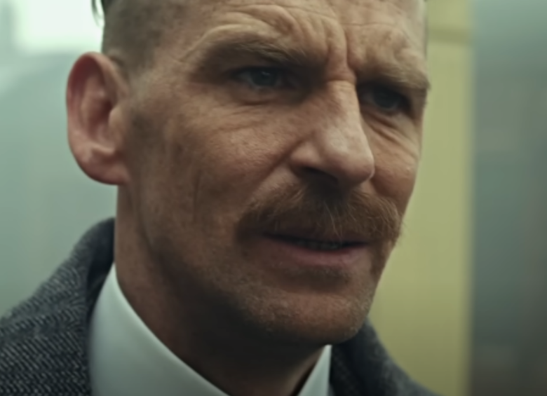 La defensa atribuyó el comportamiento del actor al personaje que interpreta en la serie Peaky Blinders. FOTO: CAPTURA DE VIDEO