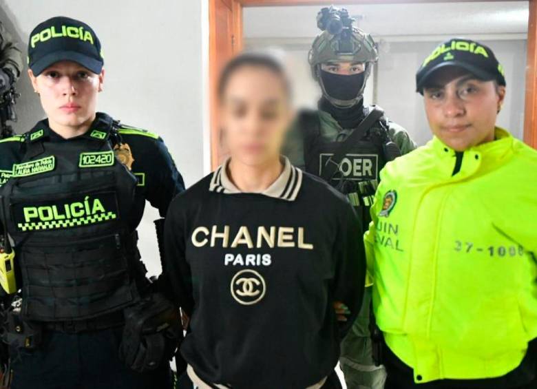 Mujer señalada por las autoridades de ser enlace de las disidencias del Frente 36 de las Farc en el Valle de Aburrá. FOTO: Cortesía Secretaría de Seguridad de Medellín