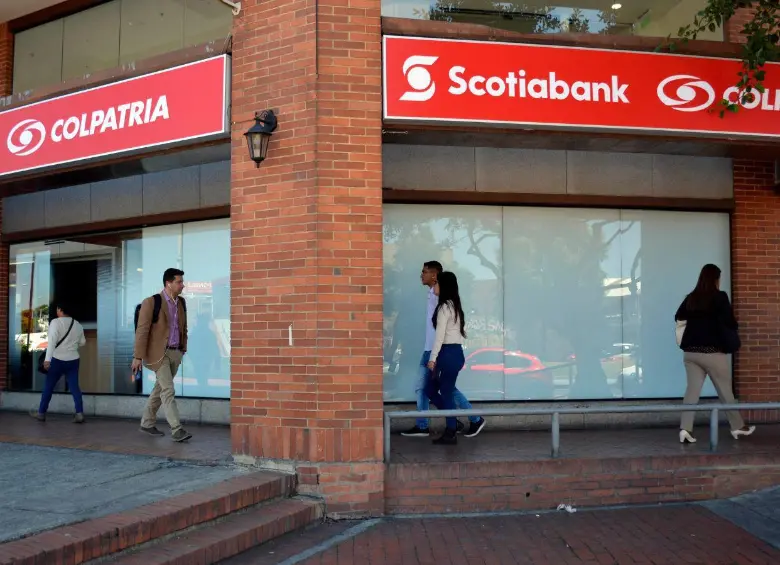¿Cuánto recibió Colpatria por la venta de las acciones que tenía en Scotiabank?