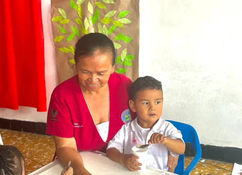 Las madres comunitarias hacen parte del proceso educativo de cientos de niños. Foto: ICBF.
