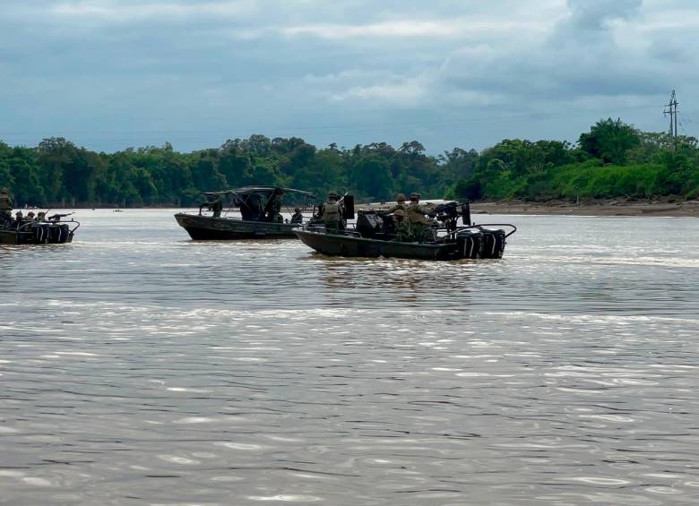 La Fuerza de Tarea Titán desplegó sus tropas de Armada y Ejército en los ríos Atrato y San Juan, en Chocó. FOTO: CORTESÍA FUERZAS MILITARES.