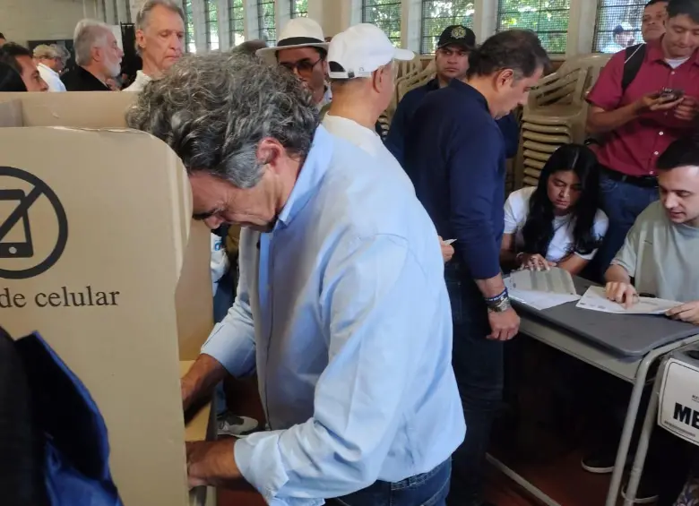 EN VIVO | Colombia elige presidente: se abrieron las urnas y Petro y varios candidatos ya votaron