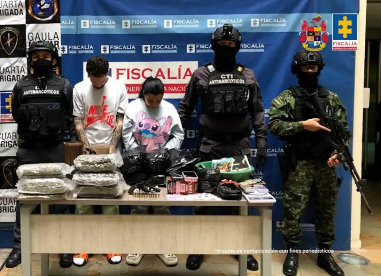 Deisy Maryelith Cano Castrillón y su hijo Yeiner David Pereañes Cano, capturados en el Barrio Antioquia de Medellín. FOTO: Cortesía Fiscalía
