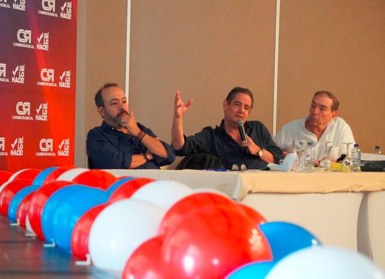 Germán Córdoba, Germán Vargas Lleras y Fuad Char, en la reunión de Cambio Radical en Cartagena este 10 de marzo. FOTO: Cortesía