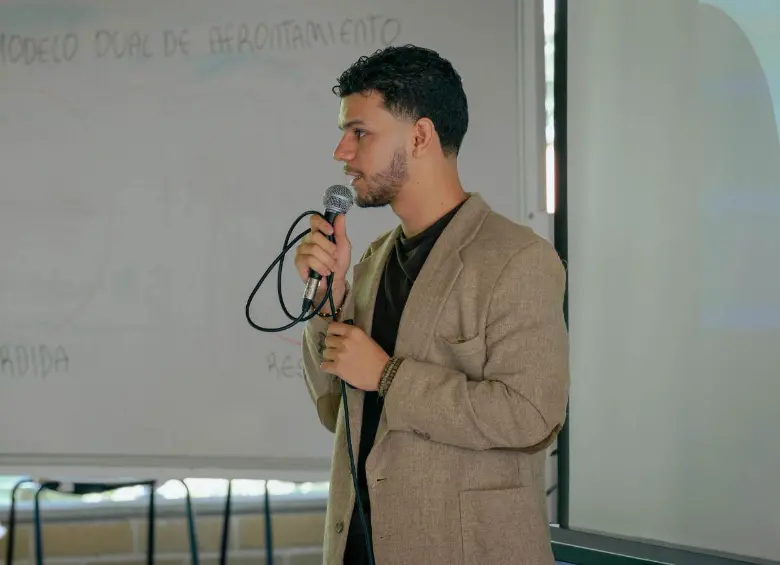 El psicólogo Andrés Grajales explica los hallazgos y comparte recomendaciones para un uso responsable. FOTO cortesía