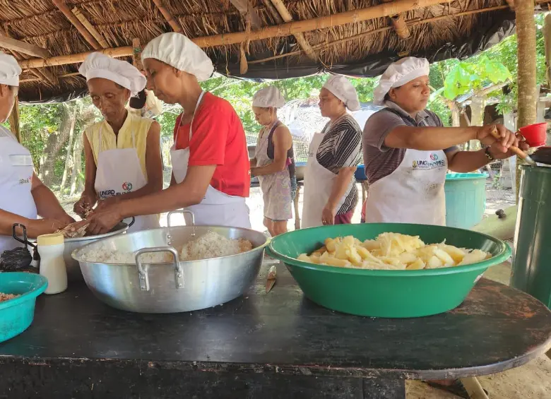 Las ollas comunitarias también se realizan en Majagual, Sucre, San Benito Abad, Guaranda, San Marcos, Caimito, San Jacinto del Cauca, Magangué, Ayapel y Achí. Foto: Presidencia