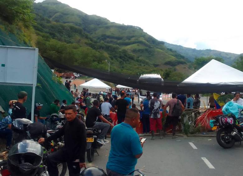 Los mineros de Caldas y campesinos de Santander, Boyacá y Norte de Santander se unieron en un paro indefinido desde este lunes. Foto: Cortesía - Defensoría del Pueblo