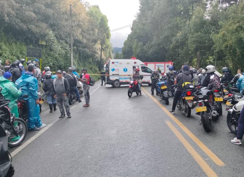 El incidente vial generó congestión vehicular en la Avenida Las Palmas durante la mañana de este martes. FOTO: Cortesía Denuncias Antioquia