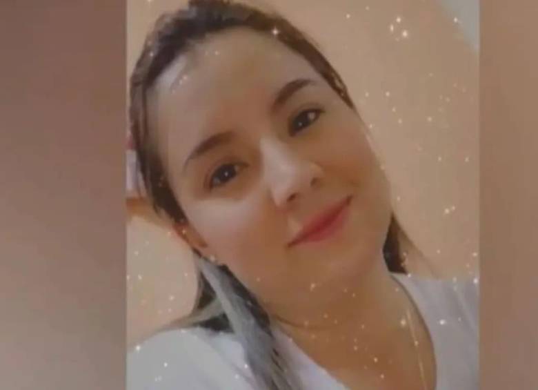 Rosa Mayerly Olaya Coronado falleció tras ser atacada con arma blanca dentro del Homecenter de Soacha; el presunto responsable fue capturado y el caso es investigado por las autoridades. FOTO: tomada de Facebook, Maira Yulieth Caballero Olaya.