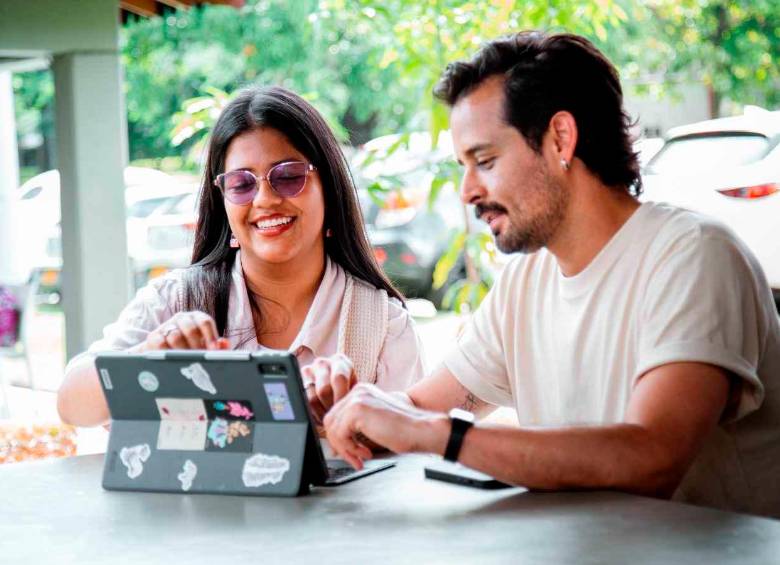 La oferta de @Medellín incluye programas en inglés, datos, inteligencia artificial y herramientas digitales, totalmente en línea. FOTO: Cortesía