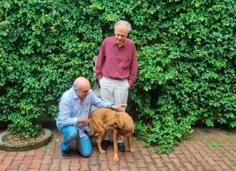Fotos cortesía de Sandro Romero Rey, en un encuentro con su amigo Fernando Vallejo y la perra Brusca.
