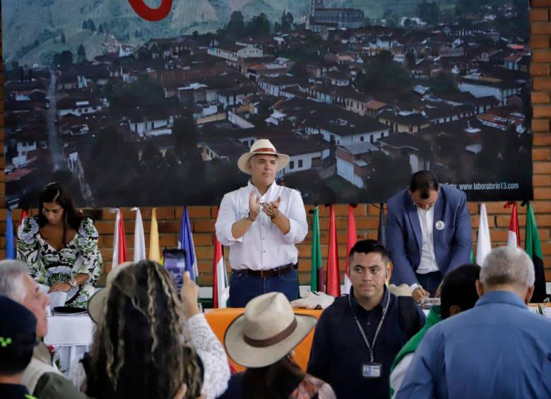 Este 30 de julio, Ivàn Duque hizo la que podría ser su última visita como presidente a Antioquia. En esta imagen se alcanza a percibir cierta nostalgia. FOTO CORTESÍA