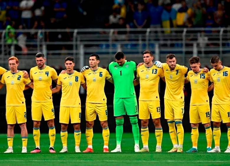 Selección de Ucrania previo al duelo del 12 de octubre que perdió 2-1 ante Italia por la fase clasificatoria de la Eurocopa 2024. FOTO AFP