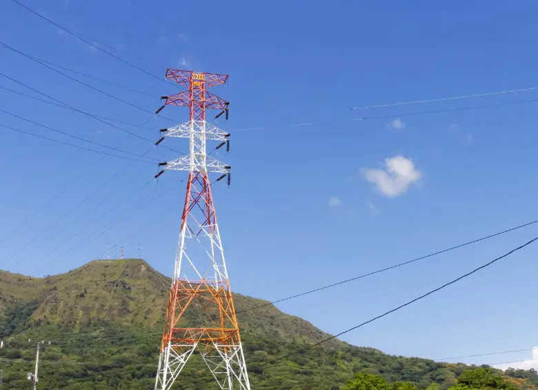 La resolución establece una hoja de ruta para que las entidades del sector identifiquen vulnerabilidades, incorporen obras prioritarias en los planes de expansión y desarrollen infraestructura con mayor capacidad de respuesta. Foto: Cortesía