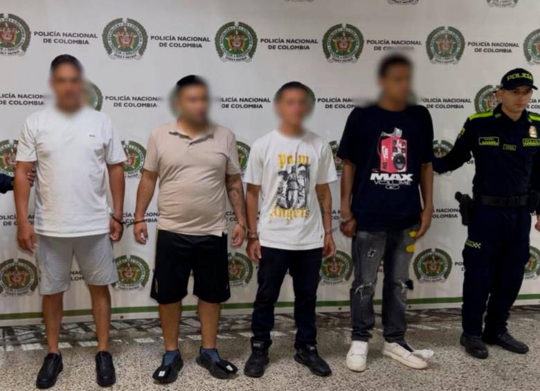 Los cuatro capturados fueron tres dragoneantes y un auxiliar de la guardia. FOTO: ALCALDÍA DE MEDELLIN