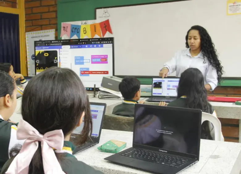 La Secretaría de Educación recuerda que el proceso de matrícula es completamente gratuito y no requiere intermediarios. FOTO: GOBERNACIÓN DE ANTIOQUIA