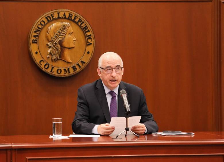 El detonante fue la decisión del ministro de Hacienda, Germán Ávila, de retirarse de la sesión de la Junta Directiva del Emisor. En la foto, el gerente del Banrep, Leonardo Villar. Foto: Cortesía