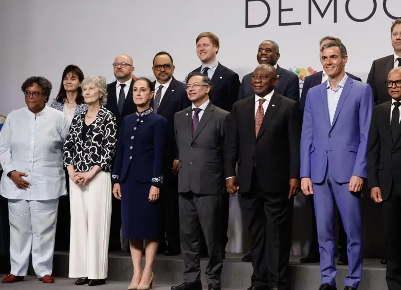El gobernante socialista español congregó en Barcelona a dirigentes internacionales como el brasileño Luiz Inácio Lula da Silva, la mexicana Claudia Sheinbaum, el sudafricano Cyril Ramaphosa o el colombiano Gustavo Petro. FOTO: AFP.