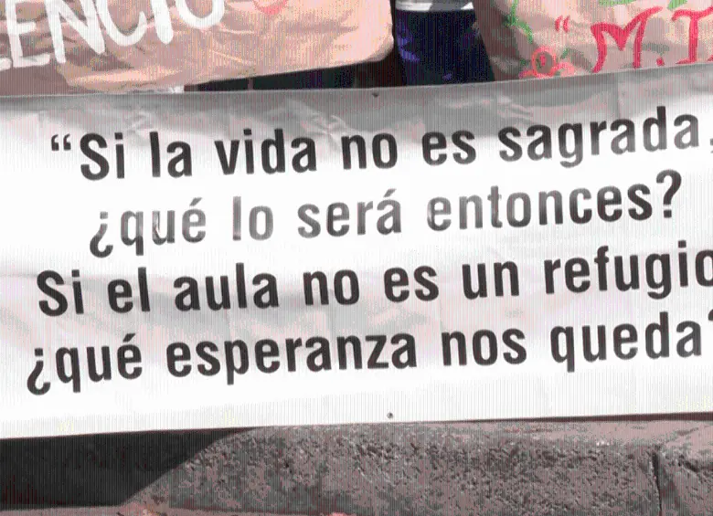Comunidad educativa señaló que no arrancarán clases hasta que se brinden garantías a los docentes y todo el personal. FOTO: CORTESÍA TELEMEDELLÍN