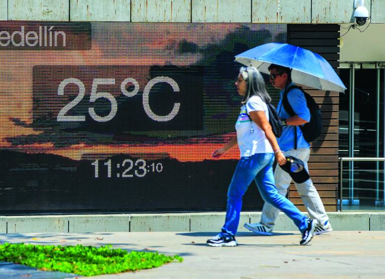 En Medellín y el valle de aburrá las temperaturas están 1,7 grados centígrados por encima de lo esperado durante el día y 2,4 durante la noche. En promedio la temperatura es de 26.5 grados Celsius. FOTO camilo Suárez 