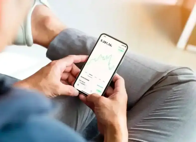 Expertos aseguran que regalar acciones es un obsequio duradero que puede ganar valor con el tiempo. FOTO: GETTY