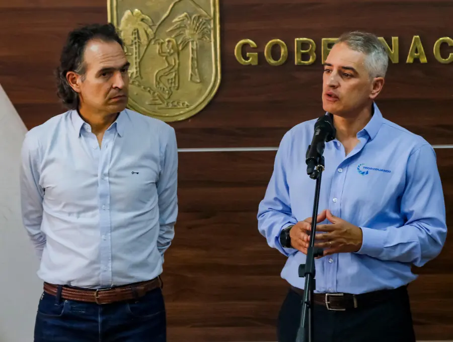 El alcalde de Medellín, Federico Gutiérrez, y el gobernador de Antioquia, Andrés Julián Rendón. FOTO: Camilo Suárez