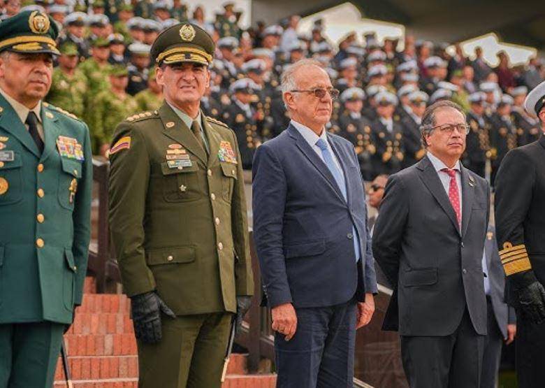 La primera cúpula de FF. MM. del gobierno del presidente Gustavo Petro era presidida por el ministro de Defensa, Iván Velásquez. Foto: Colprensa