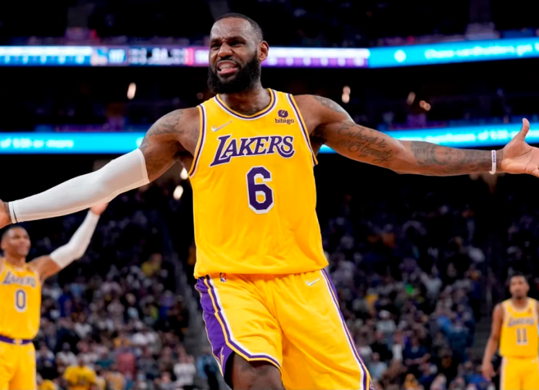 Inició la era de LeBron James con los Lakers en partido ante los