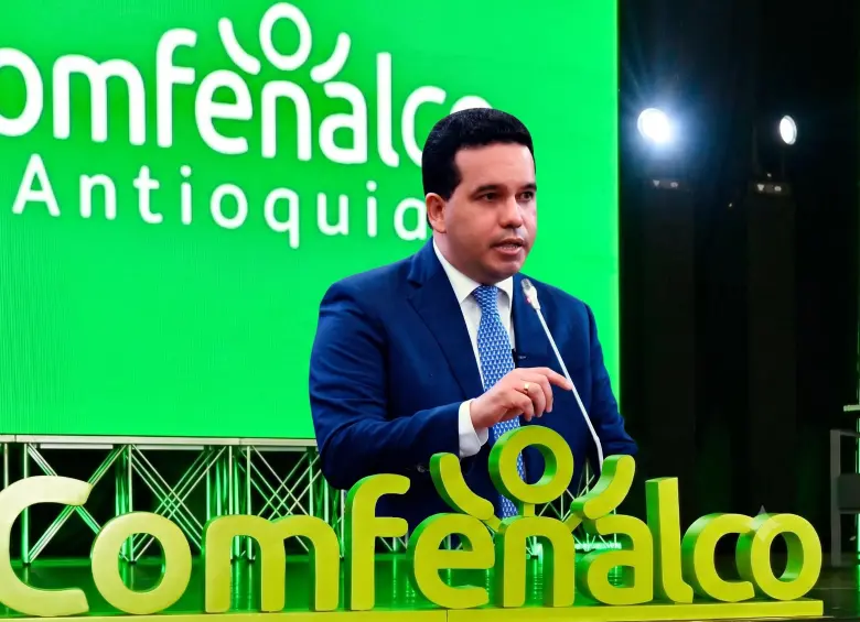 Las acusaciones contra Carlos Andrés Trujillo por Comfenalco Antioquia se sostienen en denuncias de sindicatos, respaldadas por algunas voces gremiales, que advierten una eventual injerencia política en la caja. FOTO: Senado y El Colombiano.