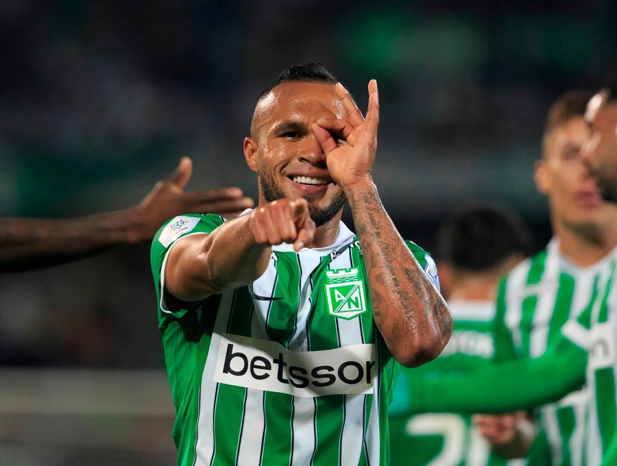 El futbolista Andrés Sarmiento anotó el segundo gol del cuadro verde en el duelo que se juega en el estadio Jaraguay de la capital de Córdoba. Foto: Camilo Suárez