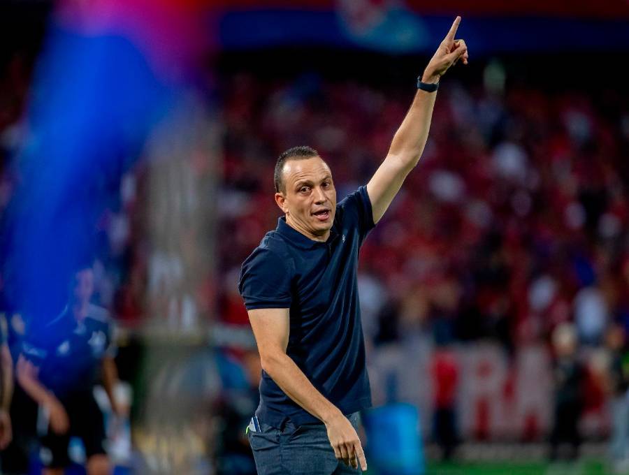 El entrenador antioqueño Alejandro Restrepo lleva un año y medio al frente del Deportivo Independiente Medellín. Foto: Juan Antonio Sánchez