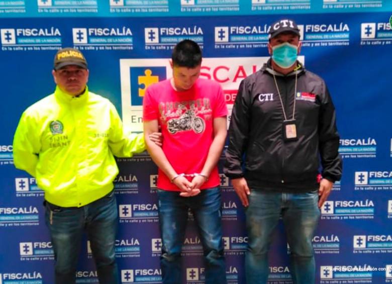 Momento de la captura del señalado asesino. FOTO FISCALÍA