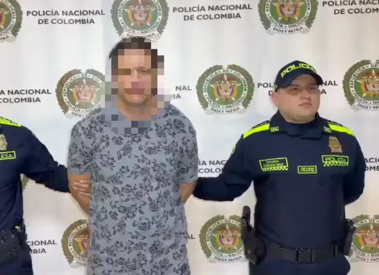 La Policía Metropolitana y la Fiscalía capturaron a un hombre señalado de integrar una estructura de fleteo que operaba en Medellín y otros municipios del Valle de Aburrá. Foto: cortesía Alcaldía de Medellín.