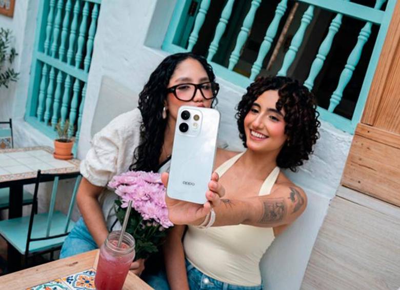 Las redes sociales cambiaron la manera de usar el celular y el OPPO Reno16 responde a las necesidades actuales. FOTO: Cortesía