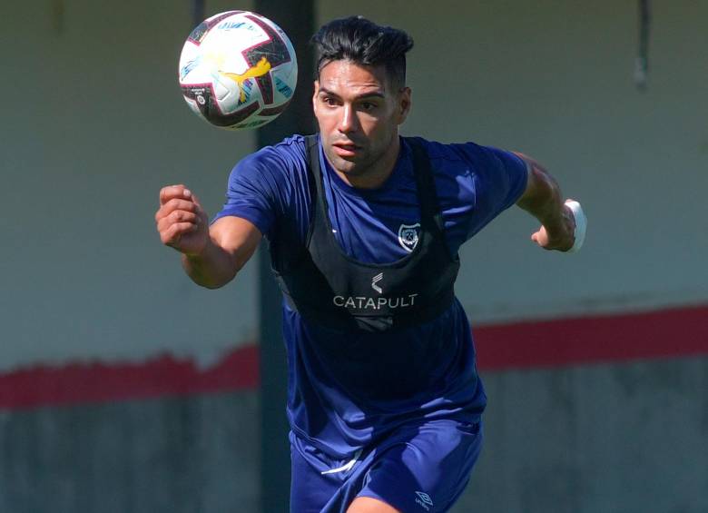 El delantero colombiano Radamel Falcao García estaría con el Rayo Vallecano en el duelo ante Valencia por la Liga Española. FOTO TOMADA @RayoVallecano