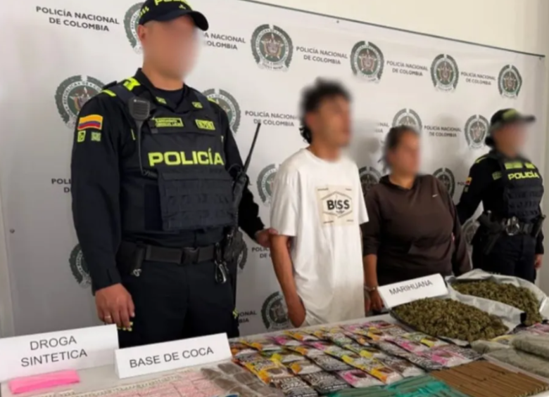 Tusi, coca, marihuana y demás, fueron algunos de los materiales incautados en registros y allanamientos en el barrio San Isidro, Sabaneta. Foto: cortesía.