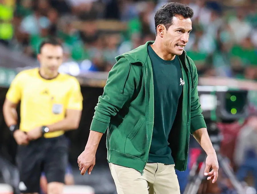 El entrenador del equipo antioqueño, Diego Arias, es uno de los mejores técnicos más jóvenes que tiene el fútbol profesional colombiano. Foto: Manuel Saldarriaga